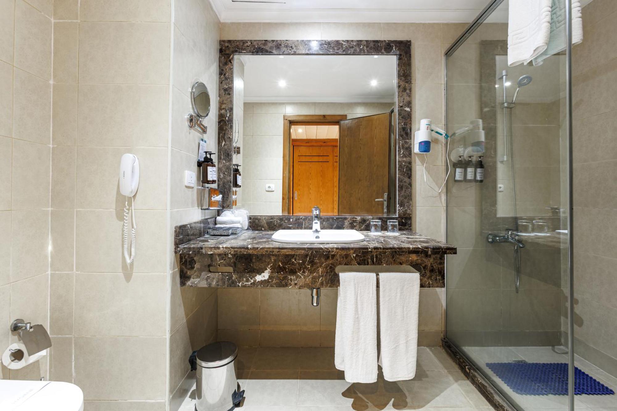 Sunrise Alora Aqua Park Resort Hurghada Room photo